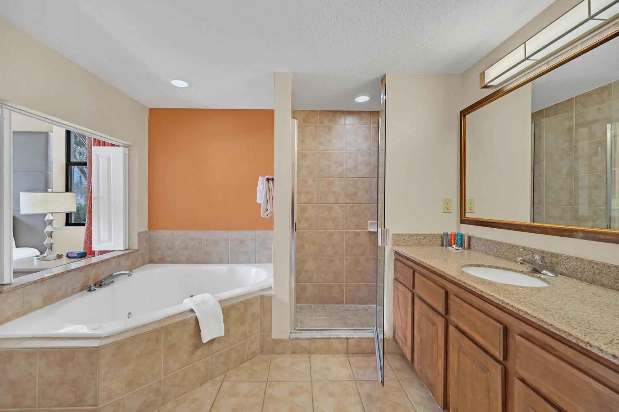 Getaway At Floridays Apartment *