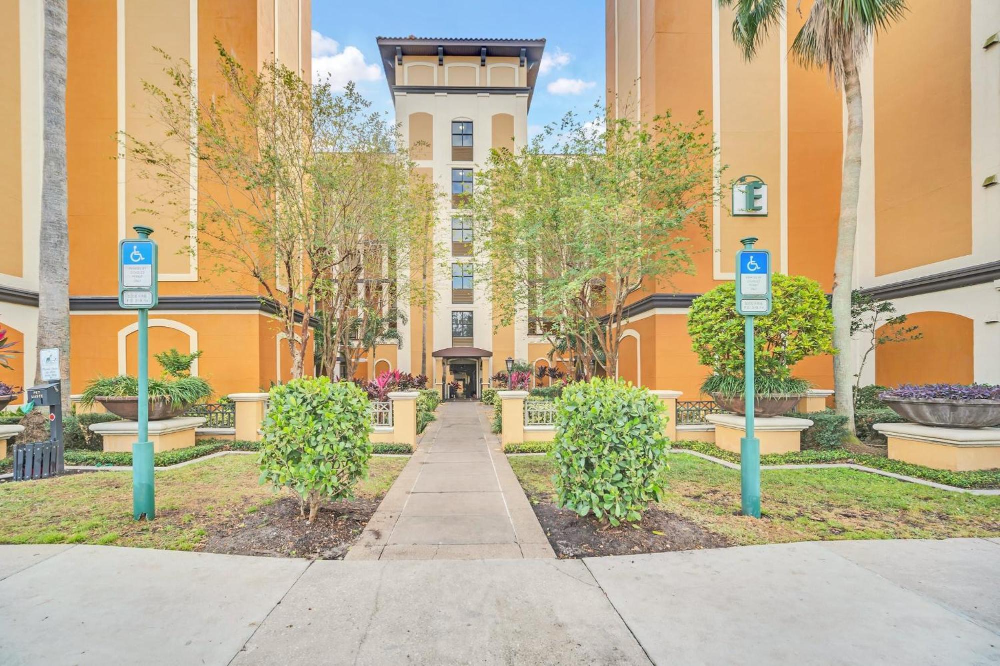 Getaway At Floridays Apartment